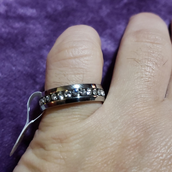 Ring - Picture 3 of 7